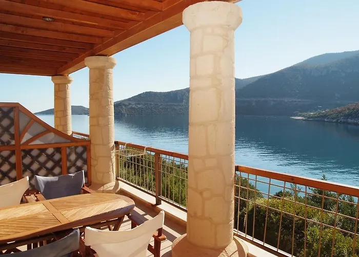 Secret Arcadia Bay - Maisonette Breathtaking Sea & Mountain View-Just On The Beach
